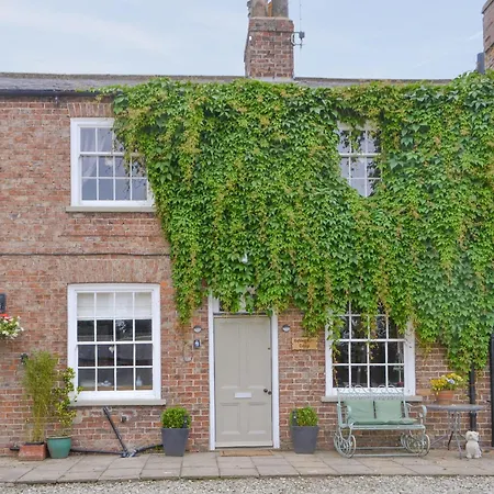 Highbury Farm * Wharram le Street